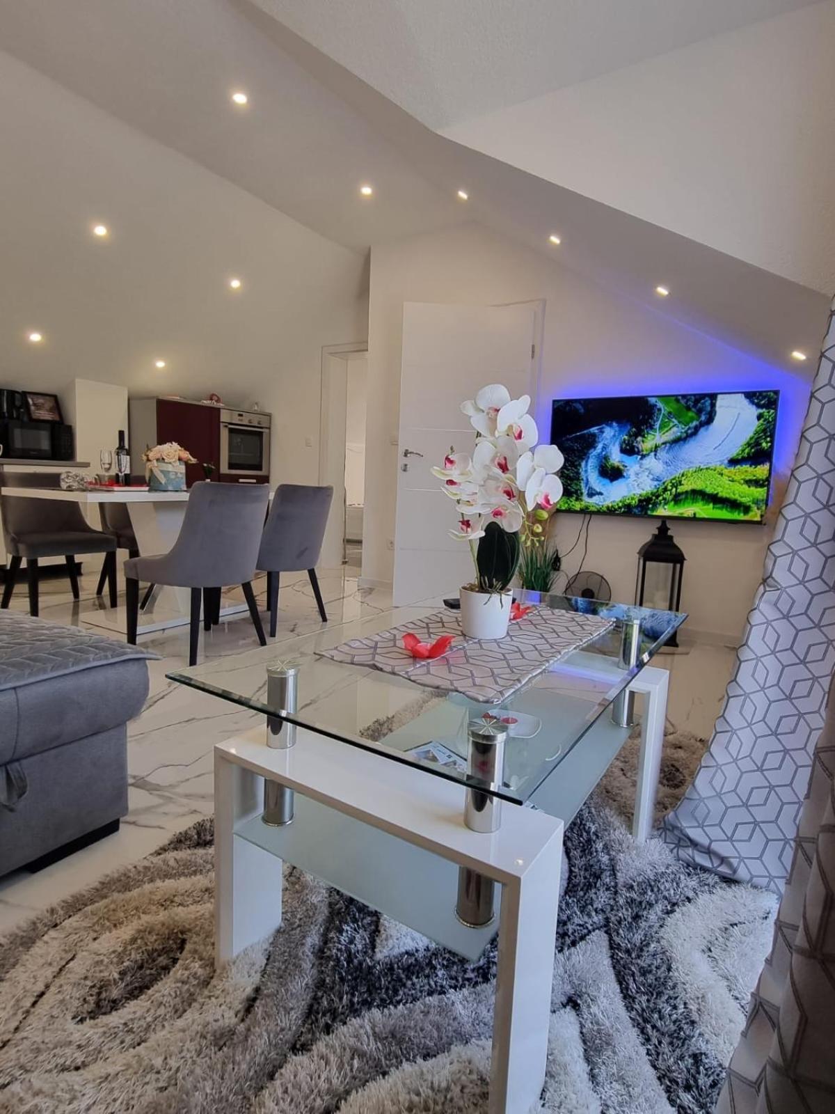 Luxury Apartment Megy Otočac Dış mekan fotoğraf