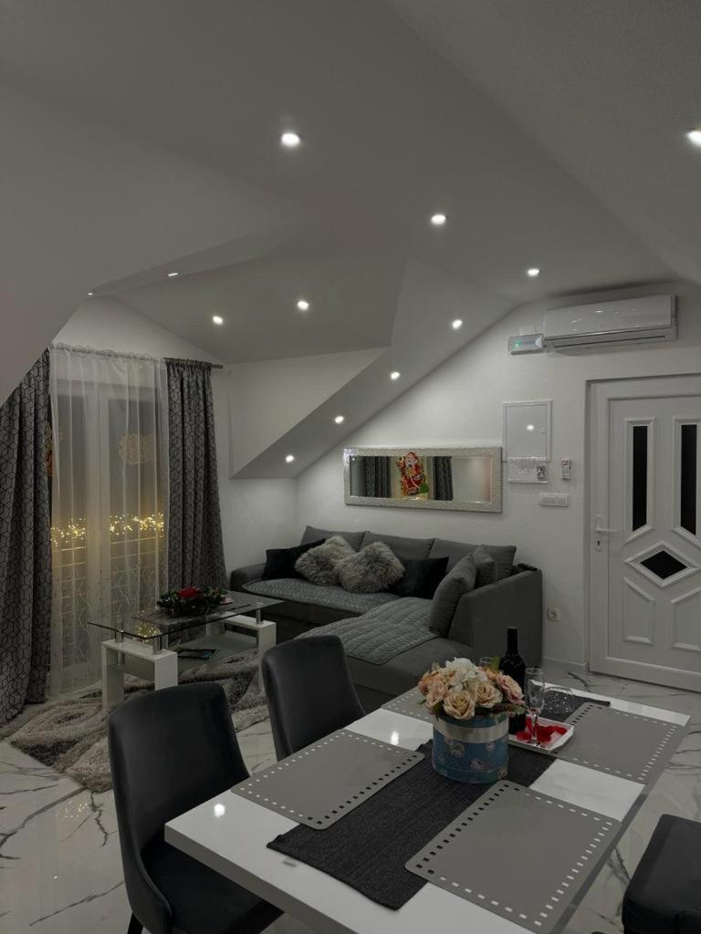 Luxury Apartment Megy Otočac Dış mekan fotoğraf
