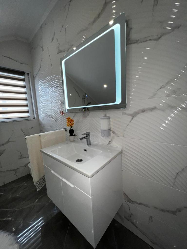 Luxury Apartment Megy Otočac Dış mekan fotoğraf