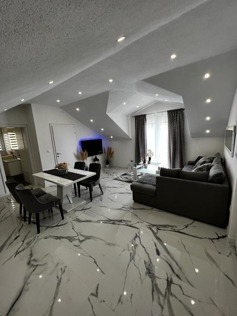 Luxury Apartment Megy Otočac Dış mekan fotoğraf